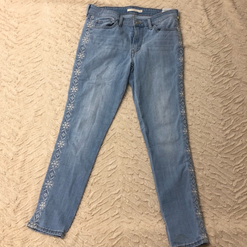 711 Levi jeans